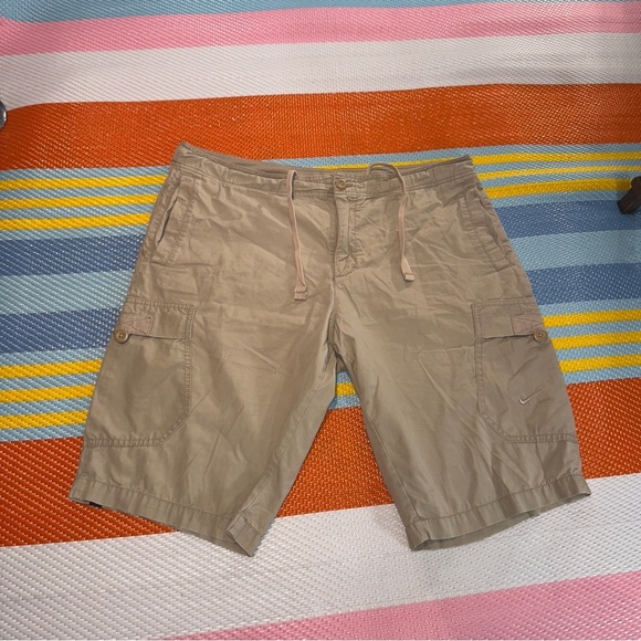 Nike The Athletic Department Tan Woven Cargo Shorts Men’s Size Large - Picture 1 of 3
